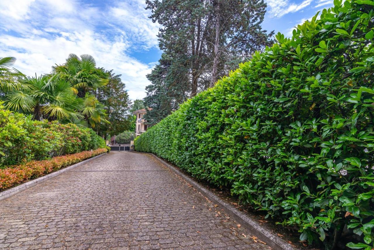 L'Ortensia Della Villa Isabella, Camera Con Vista Lago, Balcone Sul Parco E Bagno Esclusivo All'Esterno Della Camera Stresa Extérieur photo